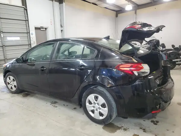 3KPFK4A79JE219846 2018 KIA FORTE - Image 2