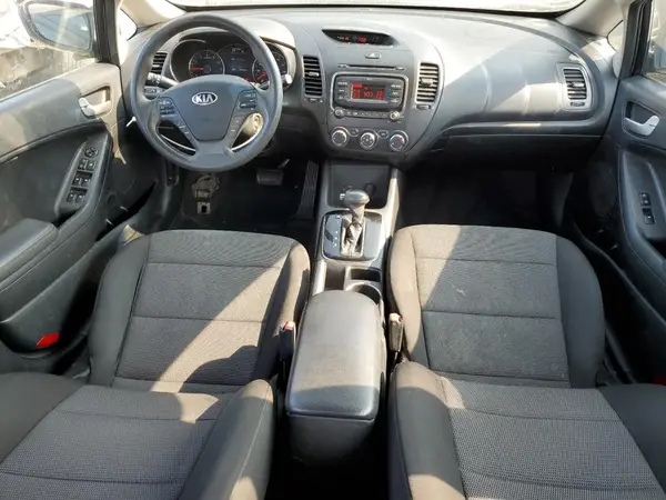 3KPFK4A79JE219846 2018 KIA FORTE - Image 8