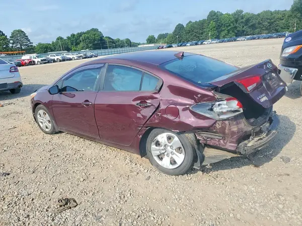 3KPFK4A79JE220656 2018 KIA FORTE - Image 2