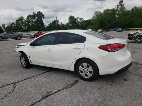 3KPFK4A79JE228708 2018 KIA FORTE - Image 2