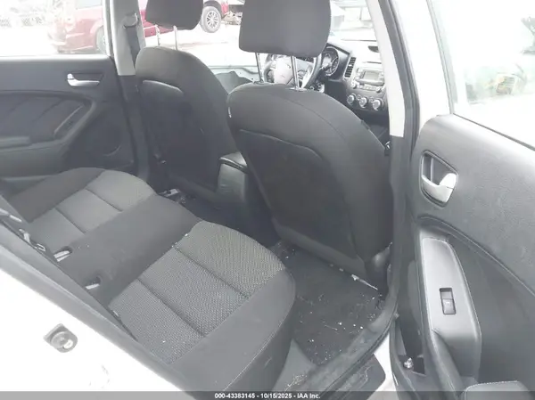 3KPFK4A79JE229194 2018 KIA FORTE - Image 8