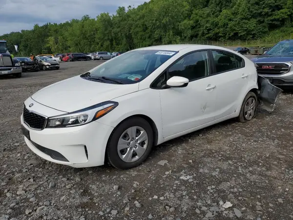 3KPFK4A79JE229423 2018 KIA FORTE - Image 1