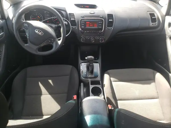 3KPFK4A79JE230054 2018 KIA FORTE - Image 8
