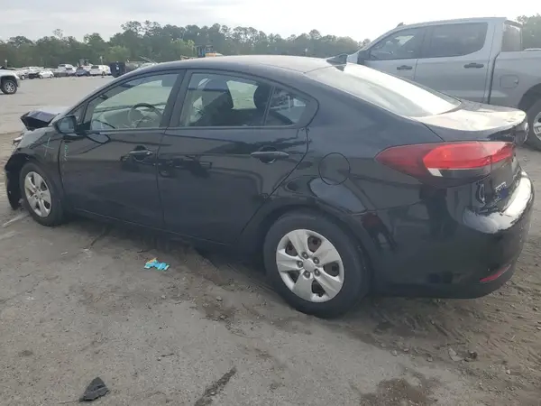 3KPFK4A79JE231432 2018 KIA FORTE - Image 2