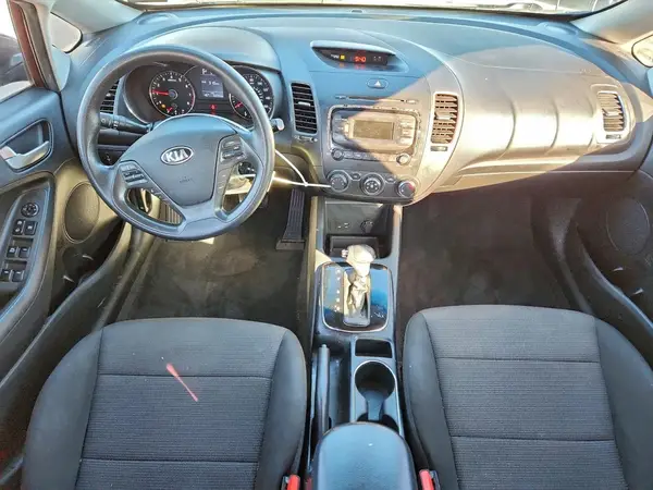 3KPFK4A79JE232483 2018 KIA FORTE - Image 8