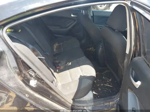 3KPFK4A79JE234363 2018 KIA FORTE - Image 8
