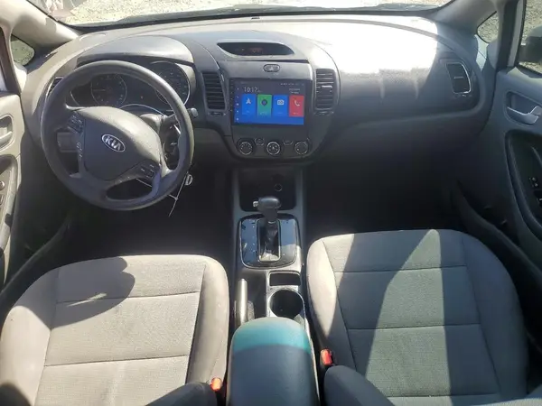3KPFK4A79JE240177 2018 KIA FORTE - Image 8