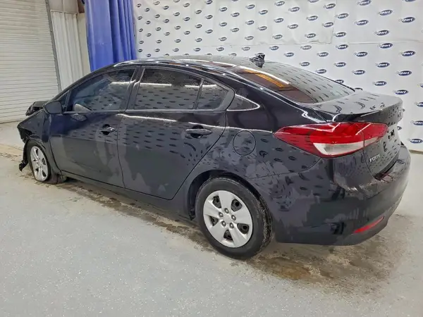 3KPFK4A79JE244939 2018 KIA FORTE - Image 2