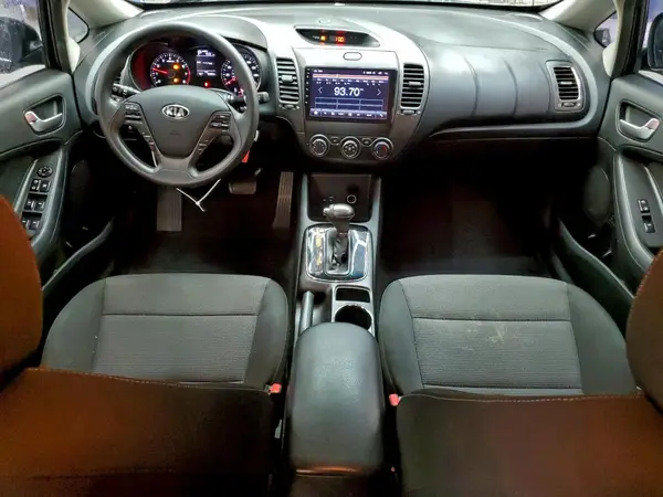 3KPFK4A79JE244939 2018 KIA FORTE - Image 8