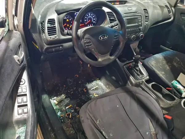 3KPFK4A79JE245475 2018 KIA FORTE - Image 8