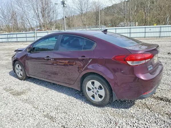 3KPFK4A79JE246464 2018 KIA FORTE - Image 2