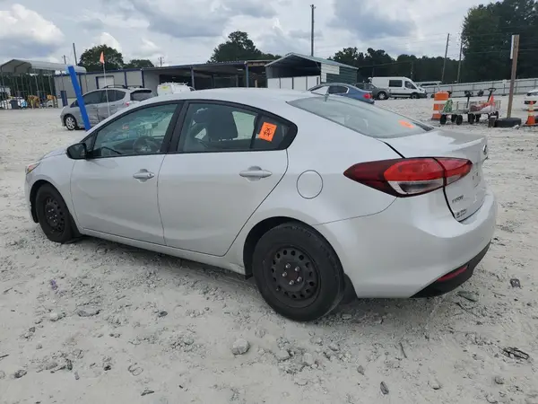 3KPFK4A79JE246481 2018 KIA FORTE - Image 2