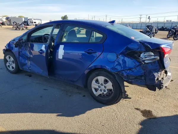 3KPFK4A79JE249025 2018 KIA FORTE - Image 2