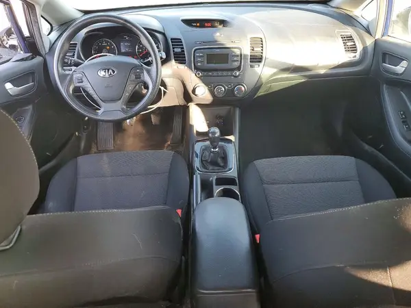 3KPFK4A79JE249025 2018 KIA FORTE - Image 8