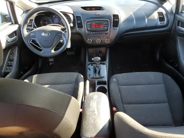 3KPFK4A79JE252541 2018 KIA FORTE - Image 8