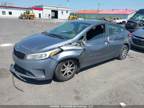 3KPFK4A79JE252880 2018 KIA FORTE - Image 2