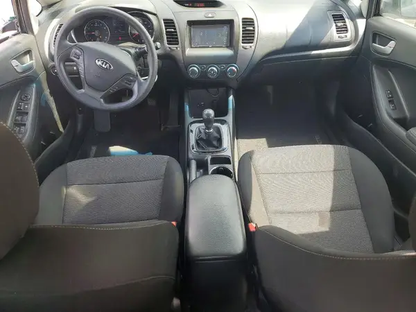 3KPFK4A79JE254631 2018 KIA FORTE - Image 8