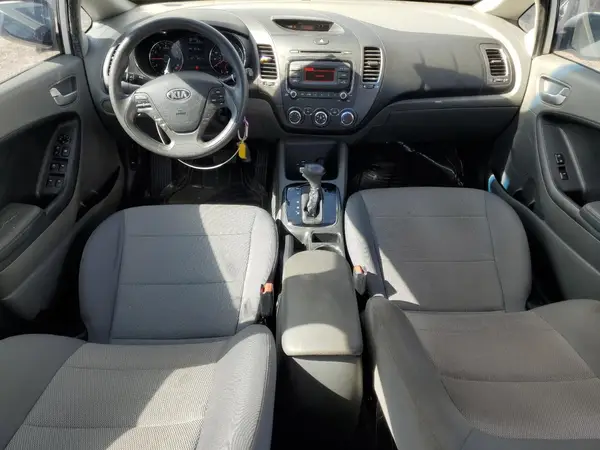 3KPFK4A79JE254693 2018 KIA FORTE - Image 8