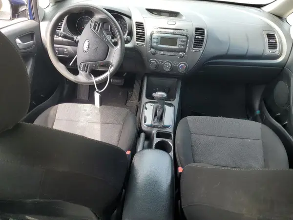3KPFK4A79JE258677 2018 KIA FORTE - Image 8