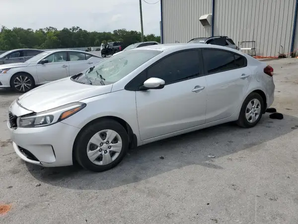 3KPFK4A79JE259019 2018 KIA FORTE - Image 1