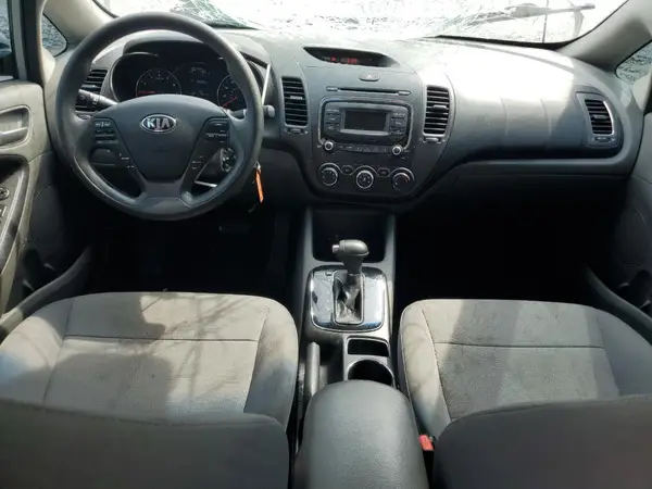3KPFK4A79JE259019 2018 KIA FORTE - Image 8