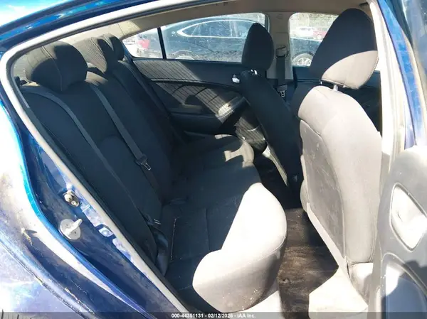 3KPFK4A79JE260011 2018 KIA FORTE - Image 8