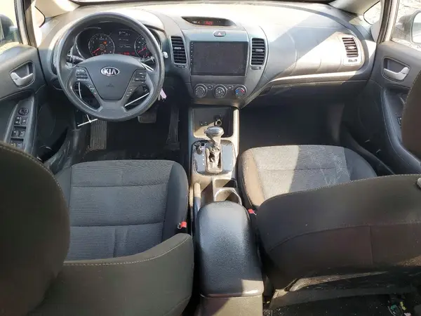 3KPFK4A79JE260154 2018 KIA FORTE - Image 8