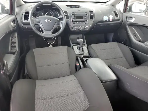 3KPFK4A79JE260414 2018 KIA FORTE - Image 8