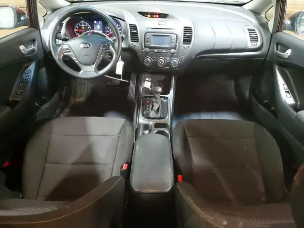 3KPFK4A79JE263992 2018 KIA FORTE - Image 8
