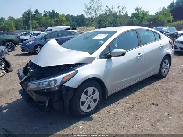 3KPFK4A79JE265757 2018 KIA FORTE - Image 2