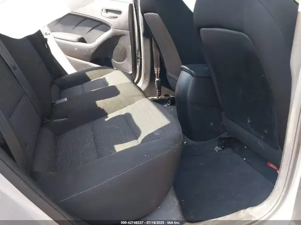 3KPFK4A79JE265757 2018 KIA FORTE - Image 8