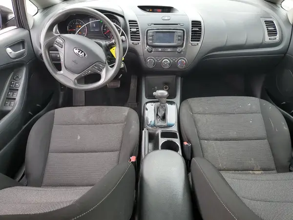 3KPFK4A79JE266035 2018 KIA FORTE - Image 8
