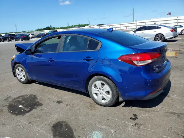 3KPFK4A79JE268853 2018 KIA FORTE - Image 2
