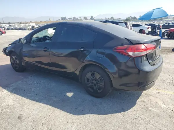 3KPFK4A79JE269890 2018 KIA FORTE - Image 2
