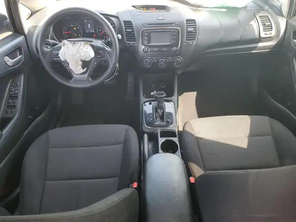 3KPFK4A79JE269890 2018 KIA FORTE - Image 8