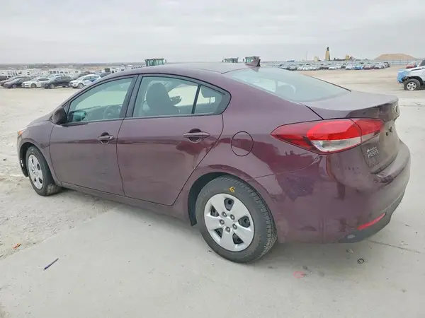 3KPFK4A79JE269906 2018 KIA FORTE - Image 2