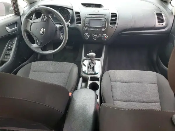 3KPFK4A79JE269906 2018 KIA FORTE - Image 8