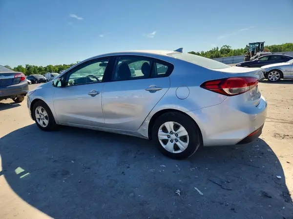 3KPFK4A79JE270778 2018 KIA FORTE - Image 2