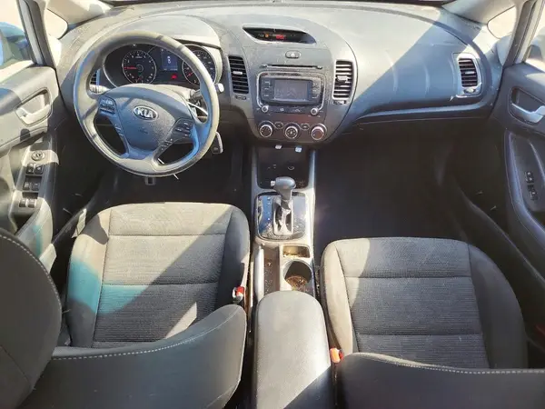 3KPFK4A79JE270778 2018 KIA FORTE - Image 8