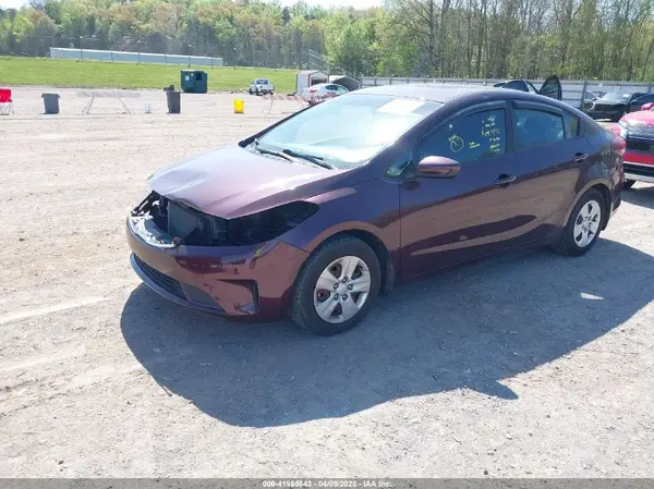 3KPFK4A79JE271400 2018 KIA FORTE - Image 2