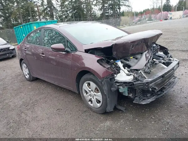 3KPFK4A79JE273759 2018 KIA FORTE - Image 1
