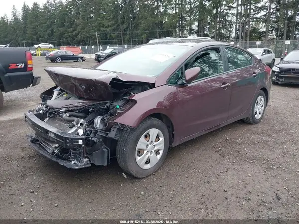3KPFK4A79JE273759 2018 KIA FORTE - Image 2