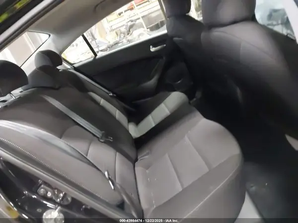 3KPFK4A79JE274443 2018 KIA FORTE - Image 8