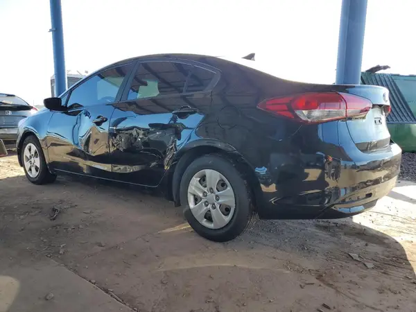 3KPFK4A79JE274779 2018 KIA FORTE - Image 2