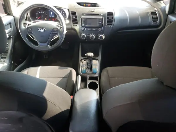 3KPFK4A79JE274779 2018 KIA FORTE - Image 8