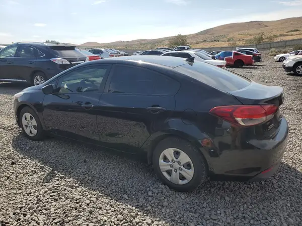 3KPFK4A79JE280078 2018 KIA FORTE - Image 2