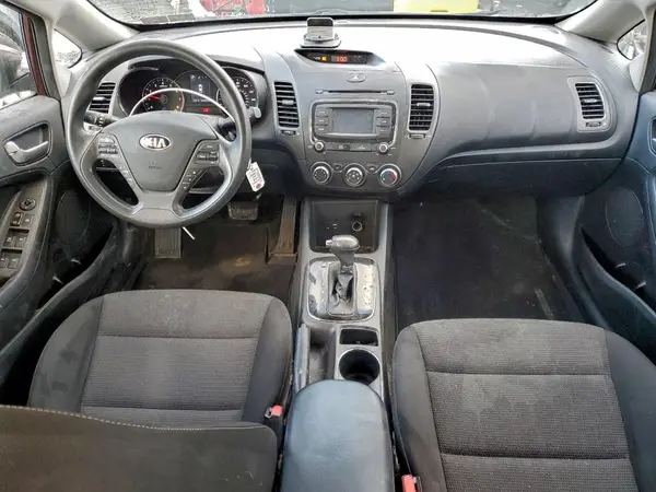 3KPFK4A79JE282137 2018 KIA FORTE - Image 8