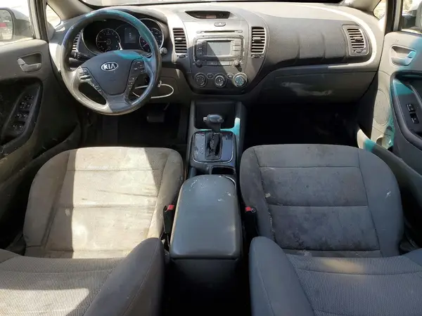 3KPFK4A79JE282509 2018 KIA FORTE - Image 8