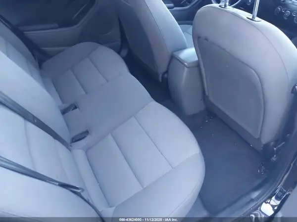 3KPFK4A7XHE010089 2017 KIA FORTE - Image 8