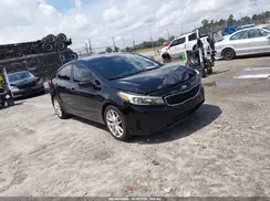 3KPFK4A7XHE010576 2017 KIA FORTE